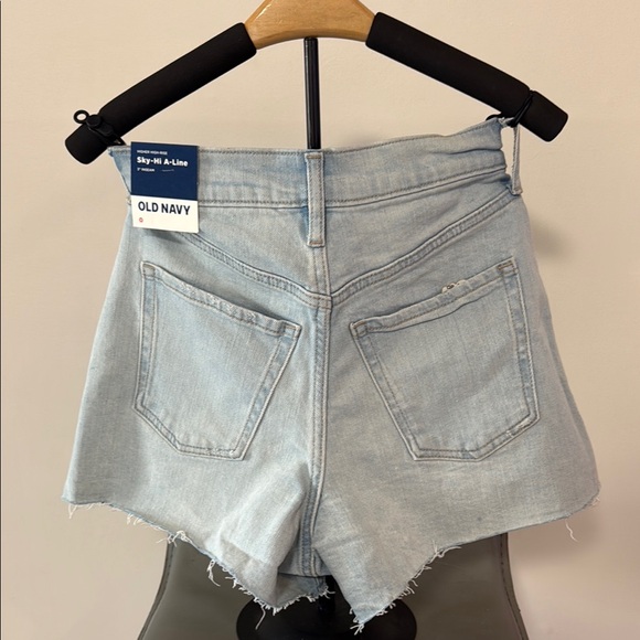 Old Navy Women's Light Blue Denim Shorts - Picture 2 of 5